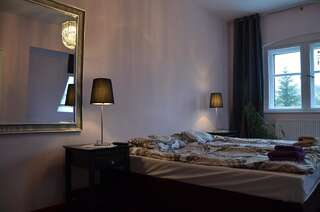 Отели типа «постель и завтрак» Pałac Mysliwski Orle Мирославец Двухместный номер с 1 кроватью или 2 отдельными кроватями-5