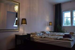 Отели типа «постель и завтрак» Pałac Mysliwski Orle Мирославец Двухместный номер с 1 кроватью или 2 отдельными кроватями-11